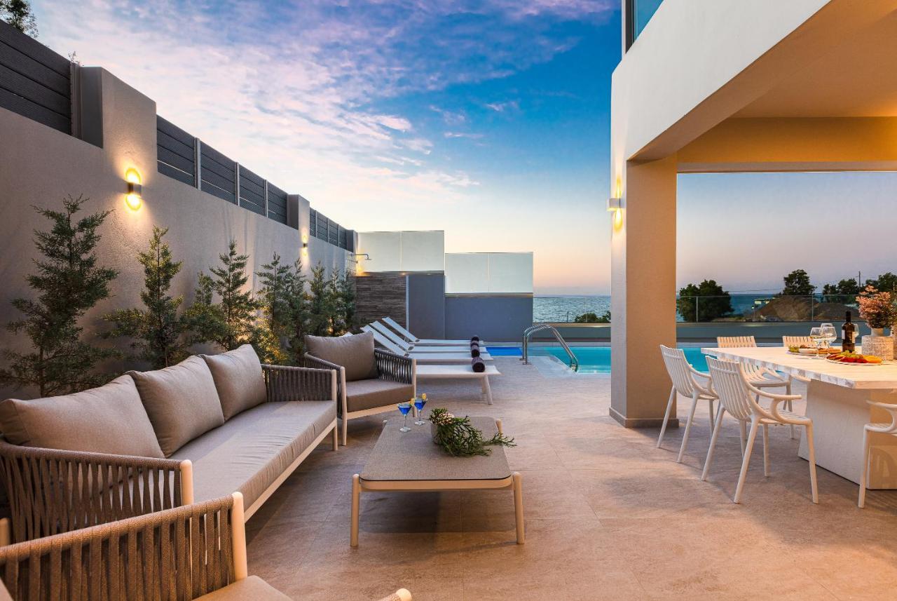 Lagoon Seaside Villa, Sumptuous Retreat,By Thinkvilla Pánormos Екстериор снимка