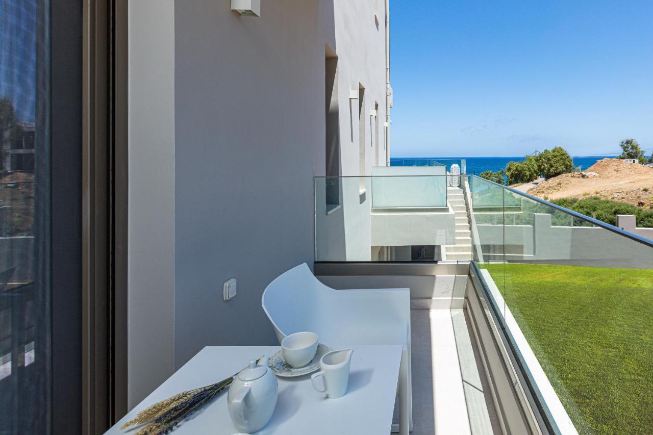 Lagoon Seaside Villa, Sumptuous Retreat,By Thinkvilla Pánormos Екстериор снимка