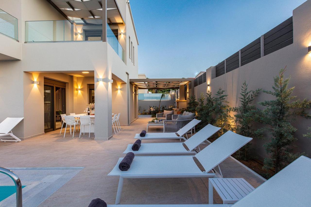Lagoon Seaside Villa, Sumptuous Retreat,By Thinkvilla Pánormos Екстериор снимка